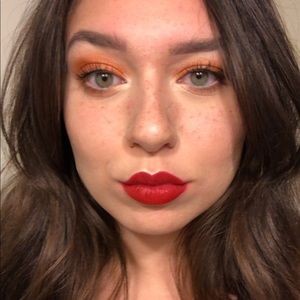 Meet your Posher, Amira